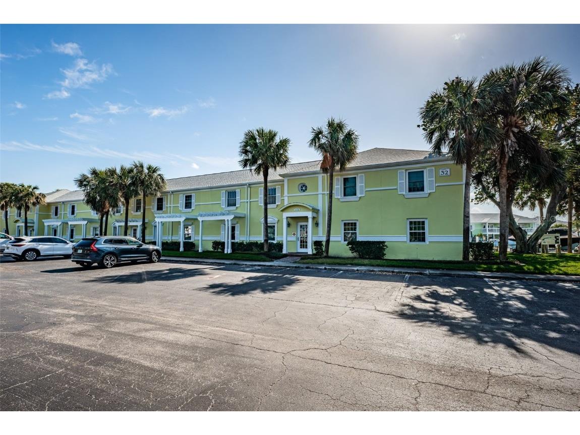 5196 Beach Drive SE #B Saint Petersburg FL 33705 TB8434887 image2