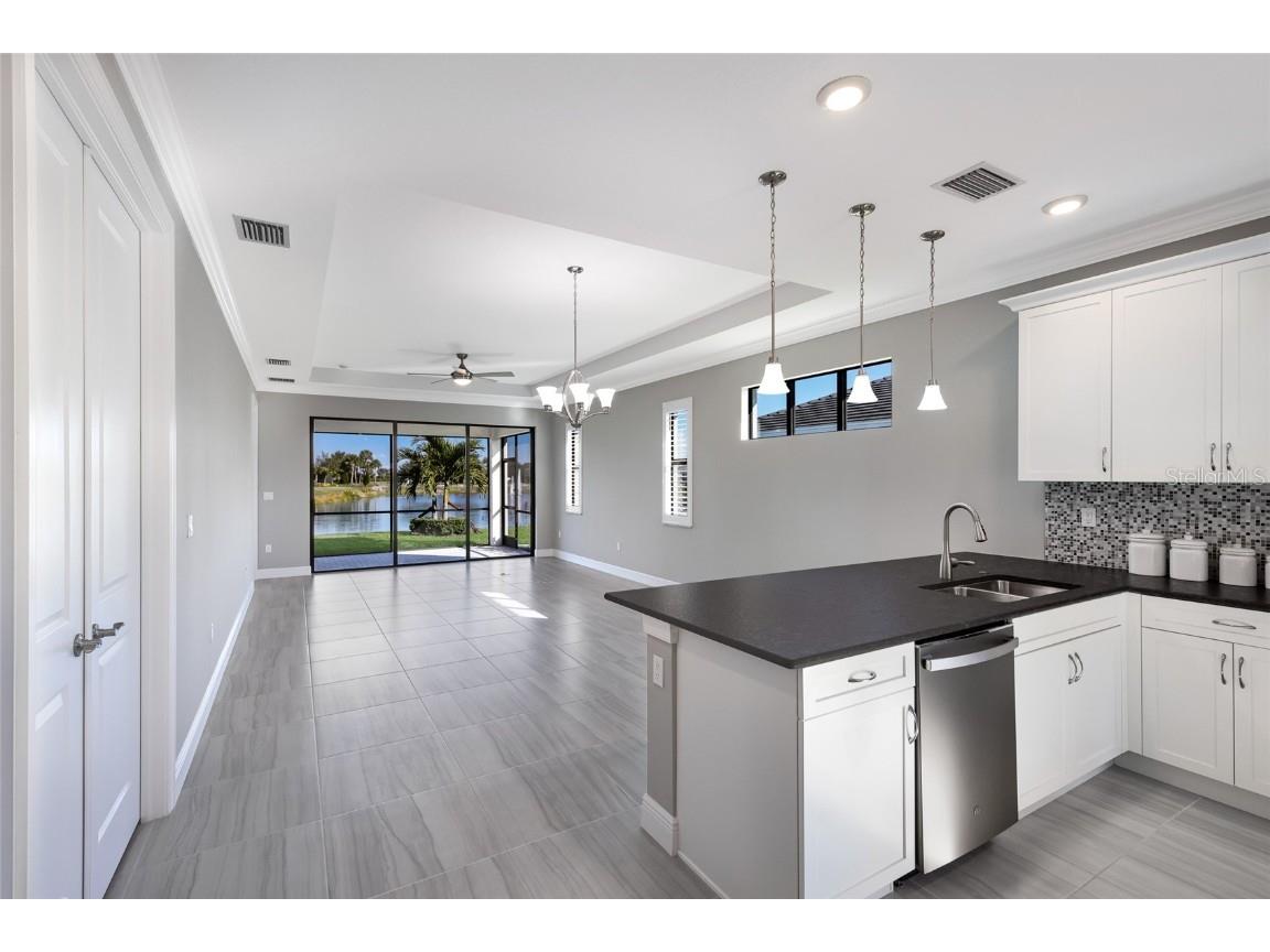 5197 Barnett Circle Lakewood Ranch FL 34211 A4673436 image5