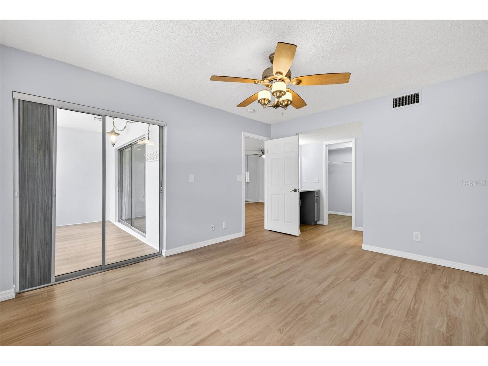 5197 Silent Loop #124 New Port Richey FL 34652 W7885795 image32