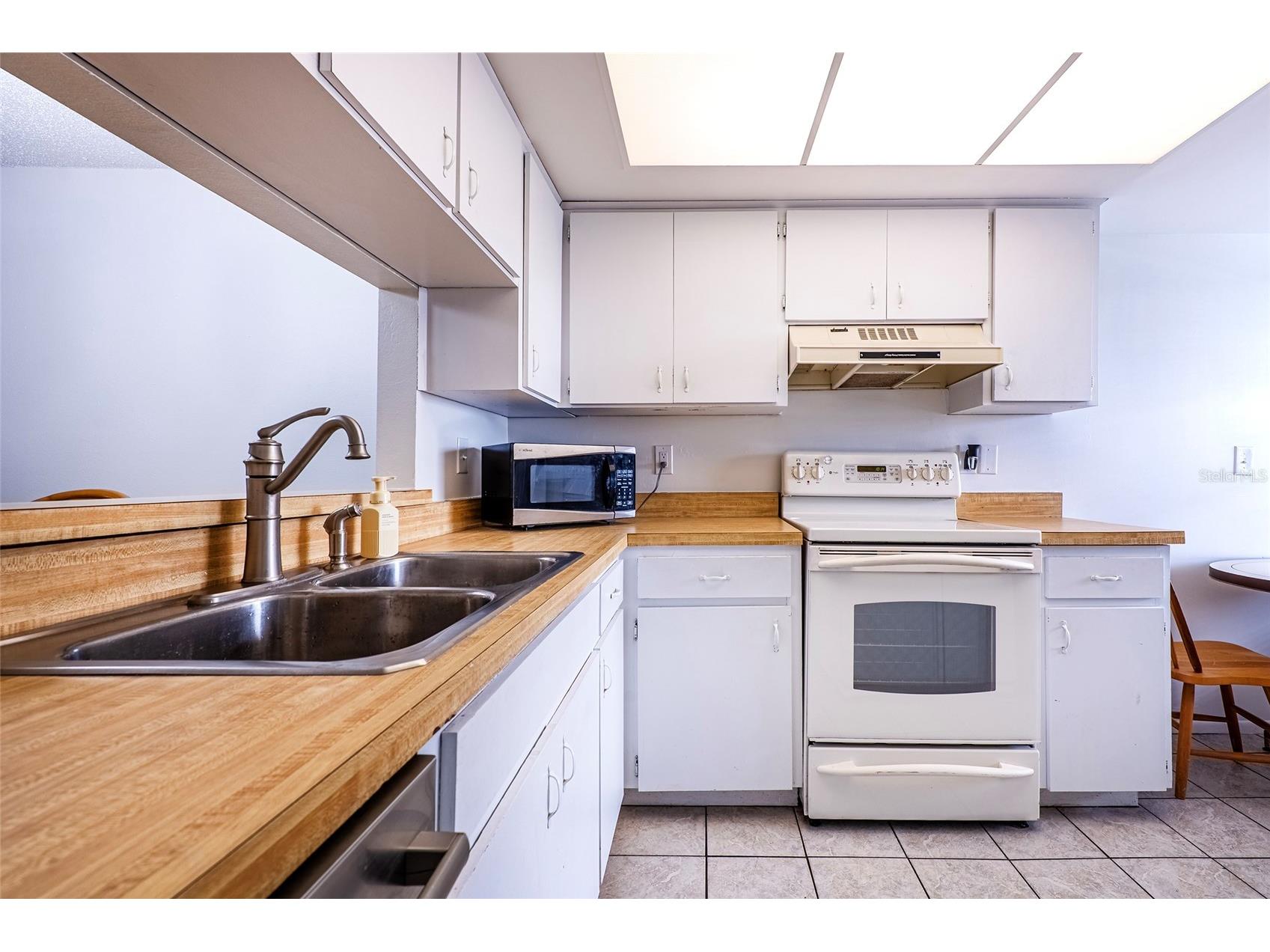 5197 Silent Loop #224 New Port Richey FL 34652 W7882437 image6