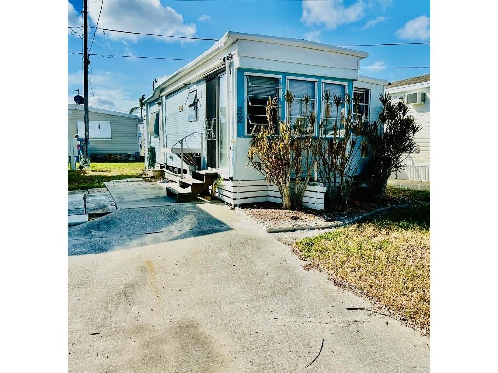 52 Montego Drive Palmetto FL 34221 A4628648 image1