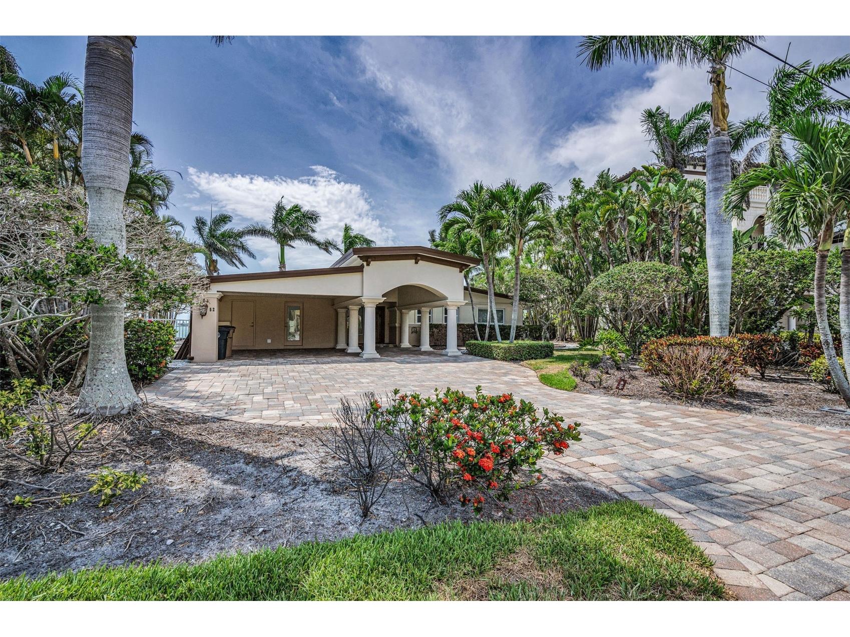 52 N Pine Circle Belleair FL 33756 TB8507844 image2