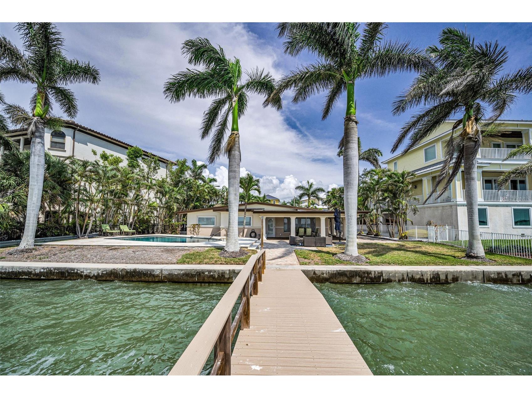 52 N Pine Circle Belleair FL 33756 TB8507844 image48