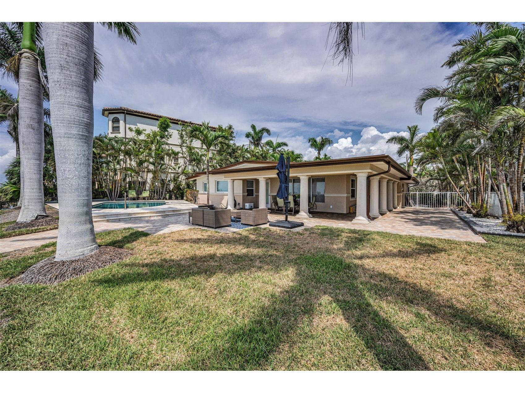 52 N Pine Circle Belleair FL 33756 TB8507844 image50