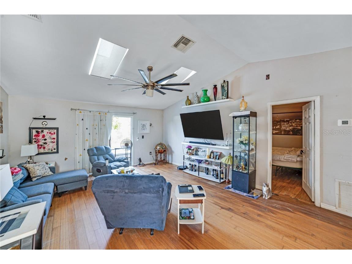 52 York Court Kissimmee FL 34758 V4946580 image6