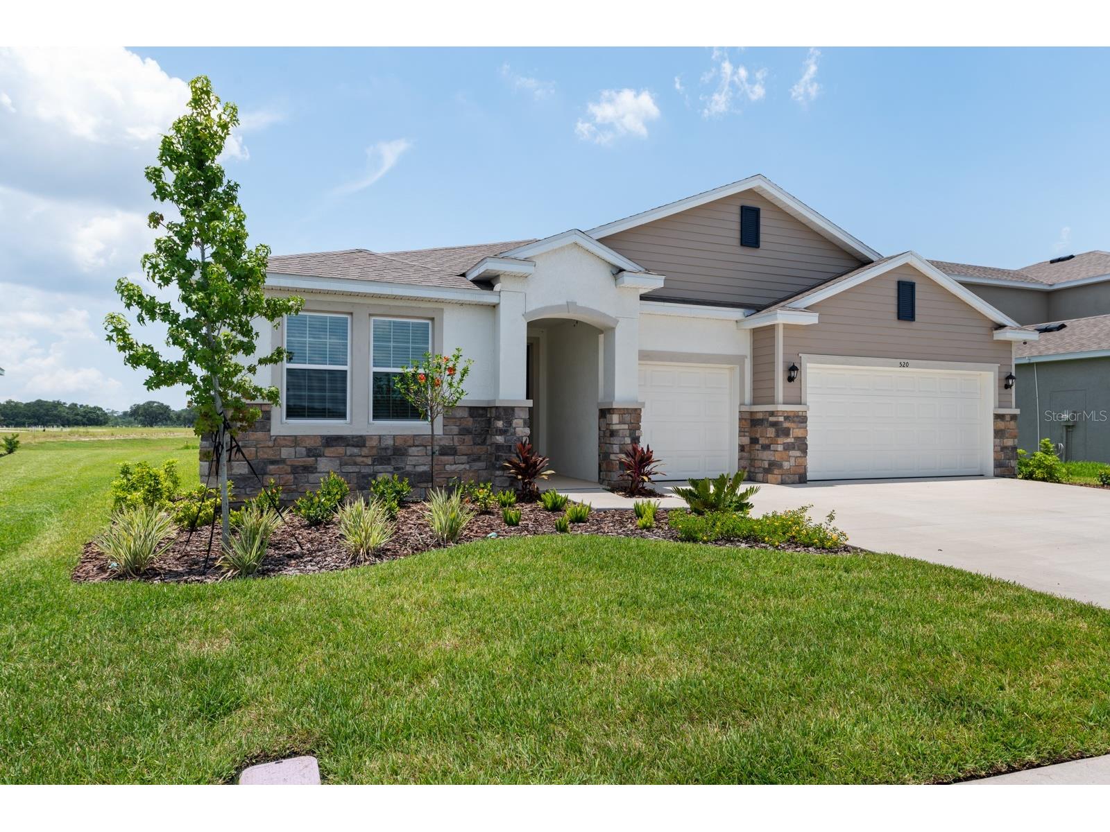 520 158th Street E Bradenton FL 34212 A4693006 image1