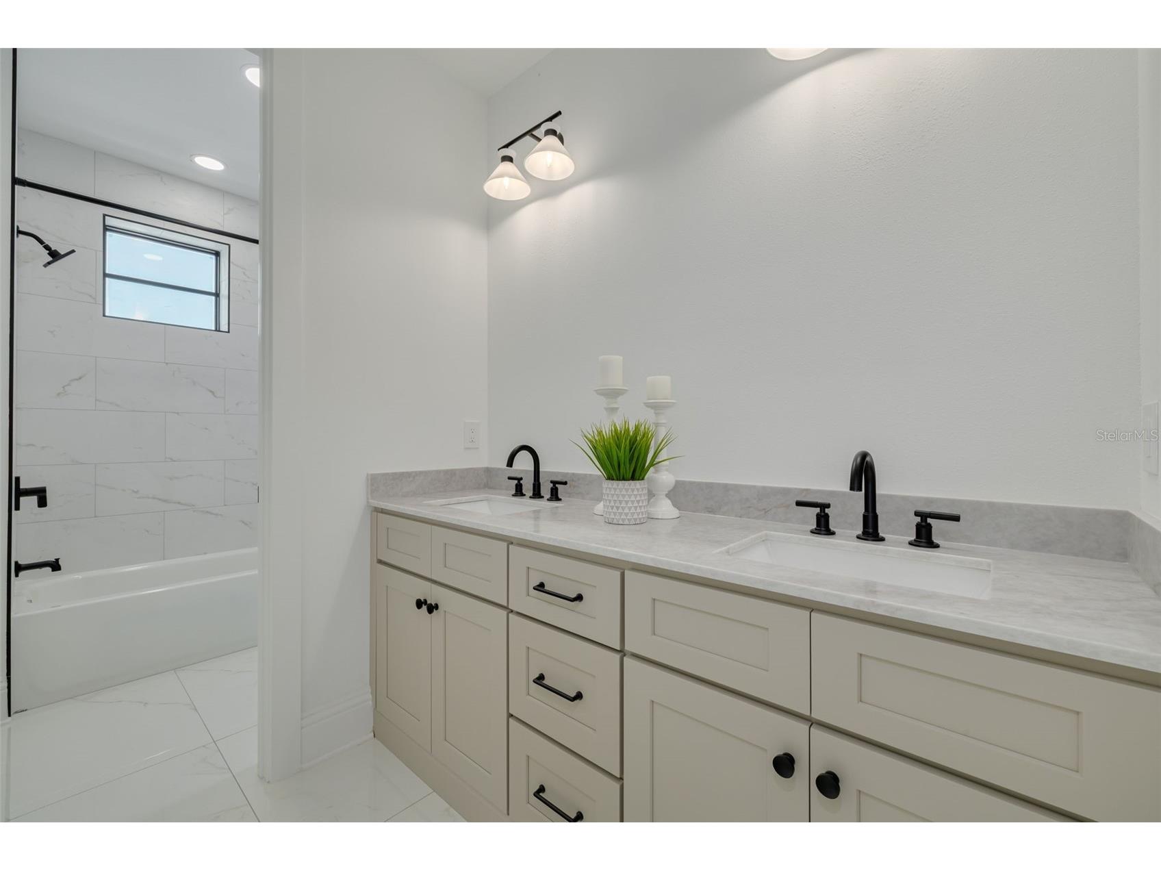 520 48th Avenue N Saint Petersburg FL 33703 TB8519190 image32