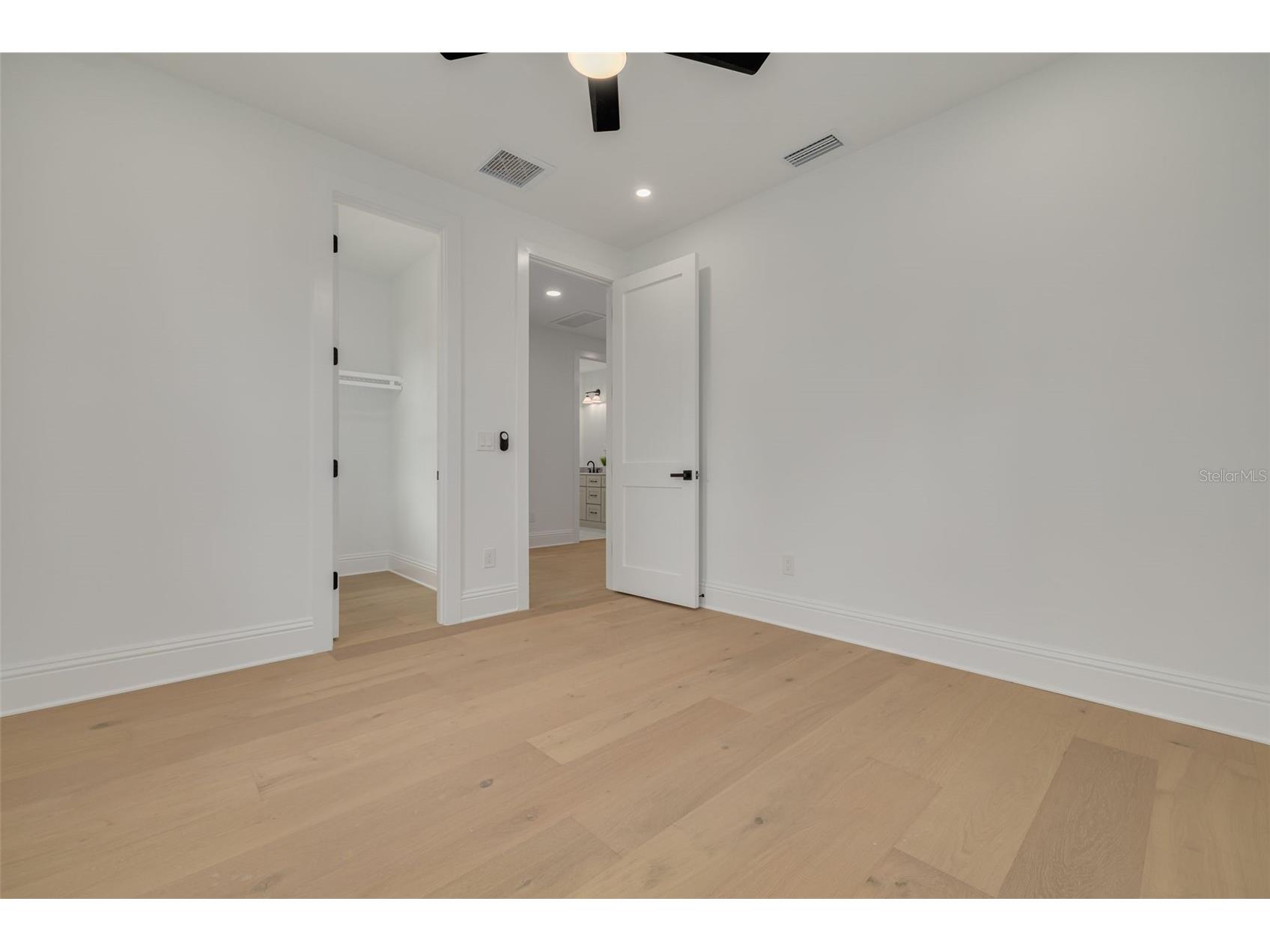 520 48th Avenue N Saint Petersburg FL 33703 TB8519190 image34