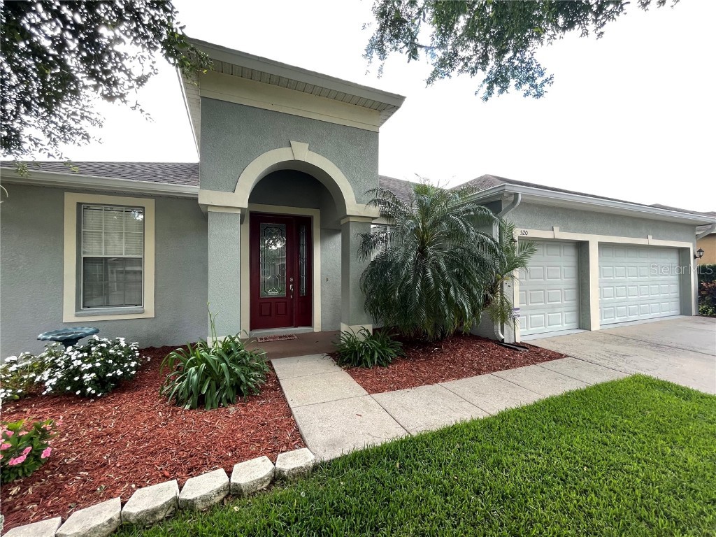 520 Arch Ridge Loop Seffner FL 33584 L4936720 image1