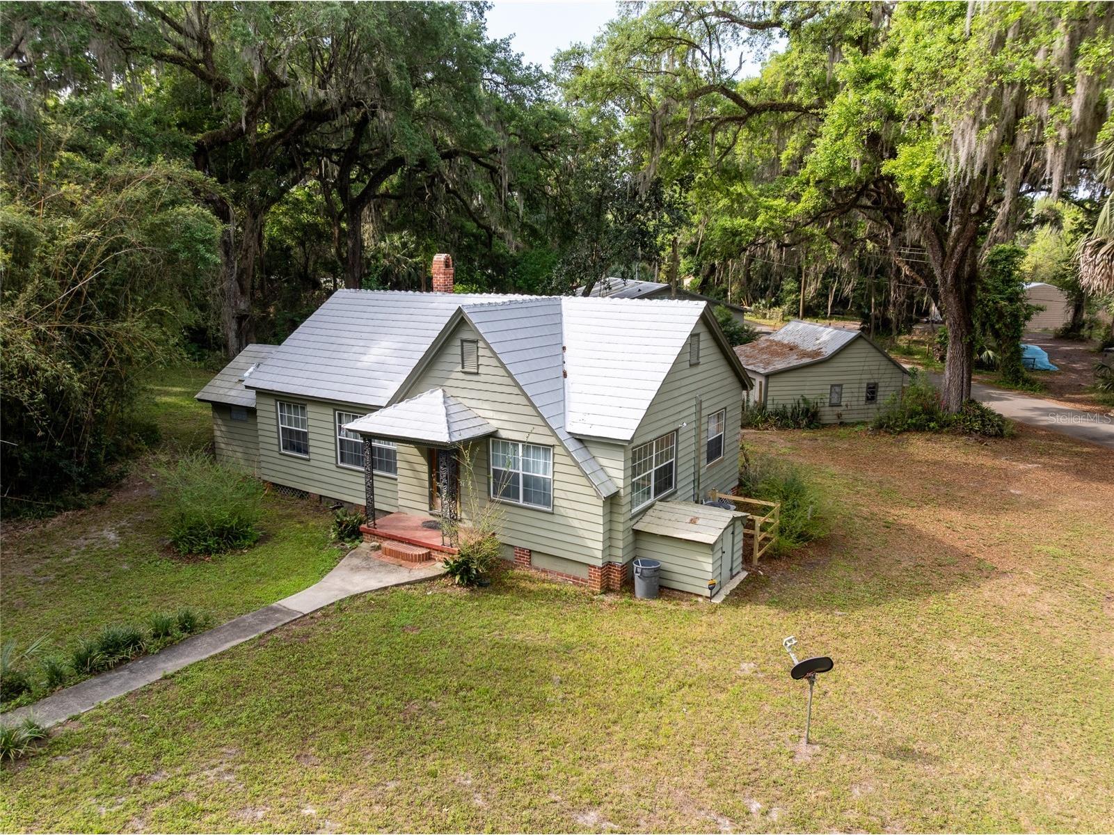 520 Desoto Avenue De Leon Springs FL 32130 V4948041 image2