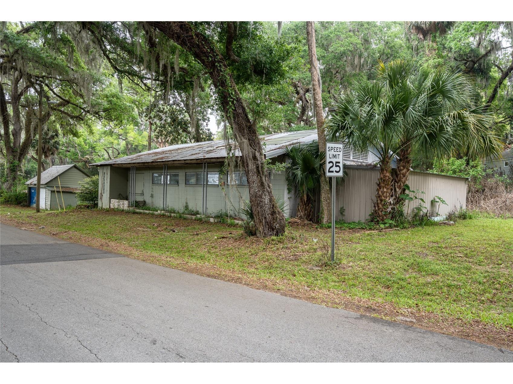 520 Desoto Avenue De Leon Springs FL 32130 V4948041 image37