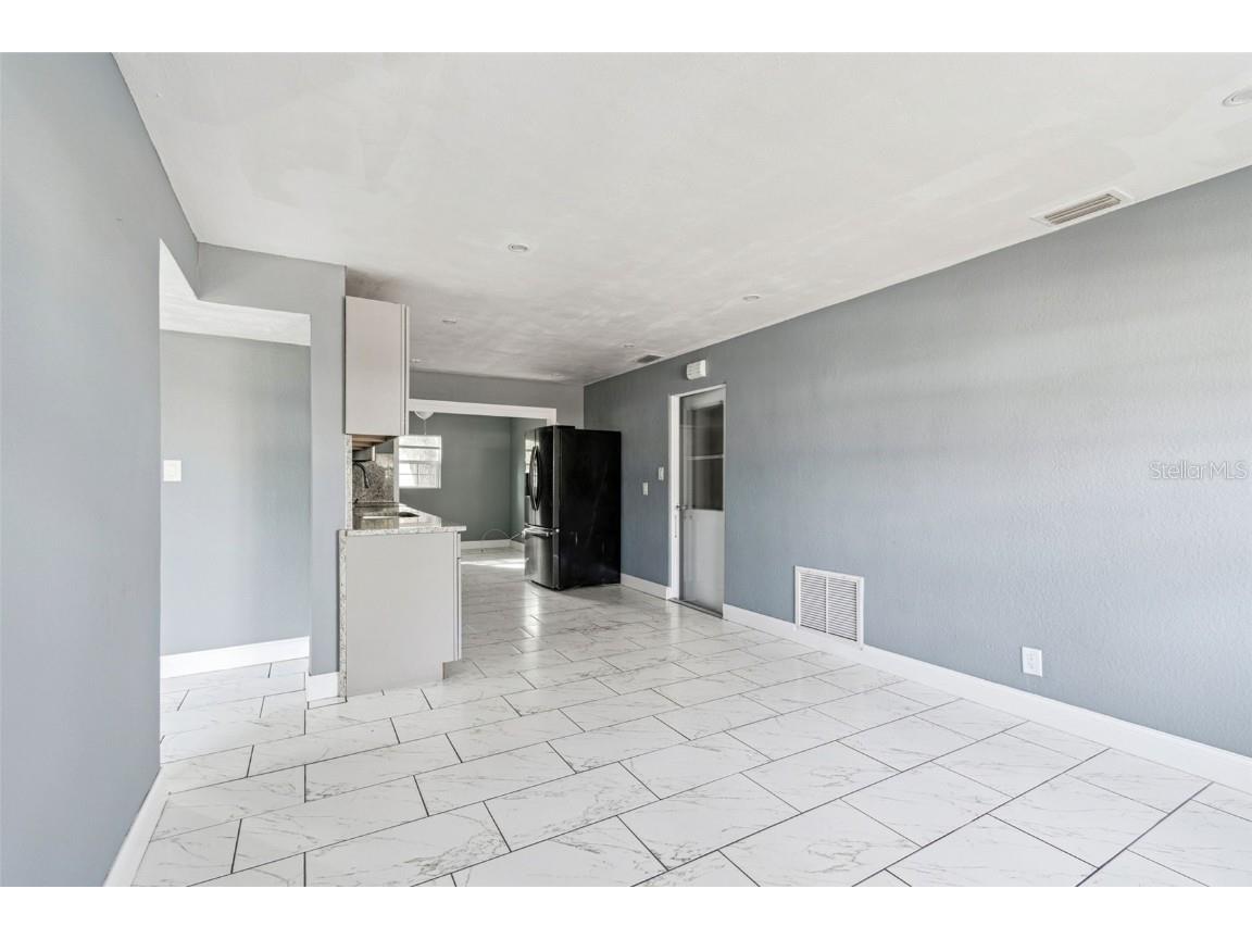 520 Freeport Avenue N Saint Petersburg FL 33702 TB8454353 image8