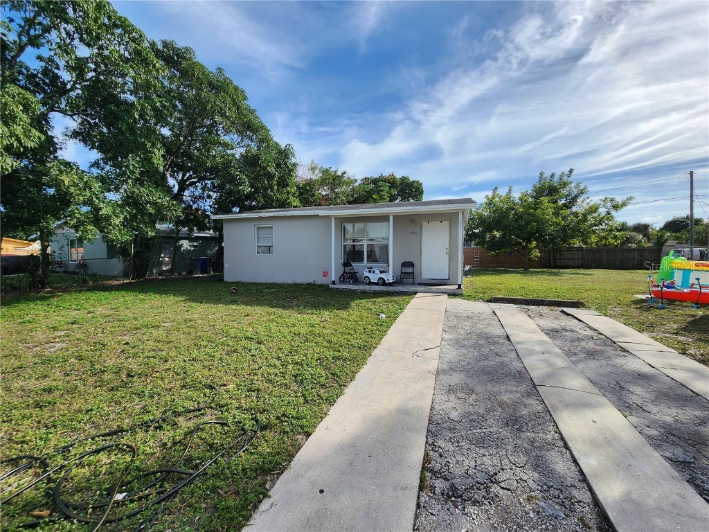 520 NE 45th Court Deerfield Beach FL 33441 V4934282 image1