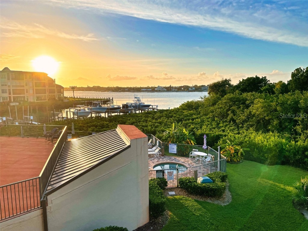 520 S Peninsula Avenue #2D7 New Smyrna Beach FL 32169 V4932597 image1
