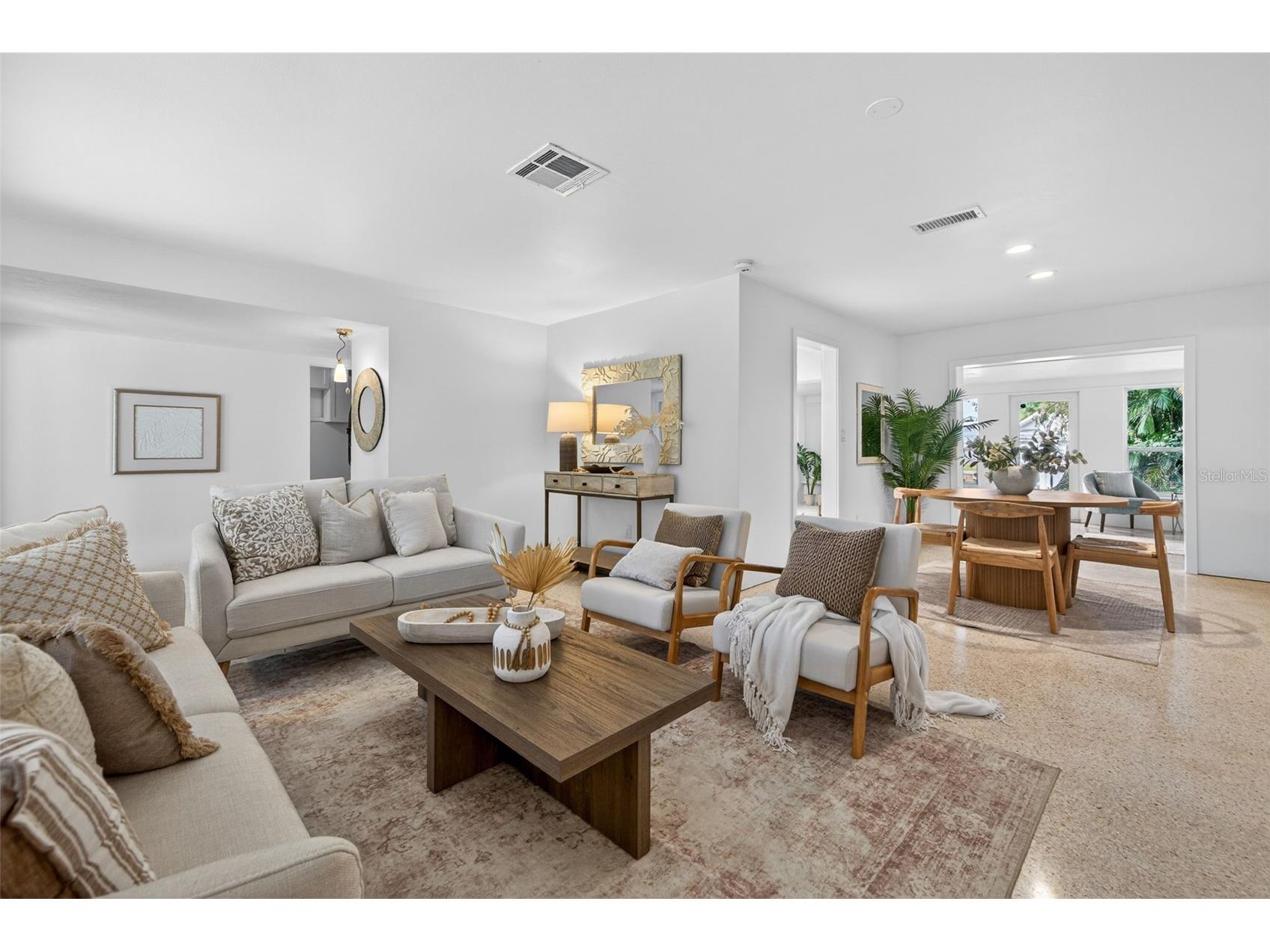 5200 14th Street NE Saint Petersburg FL 33703 TB8498329 image3
