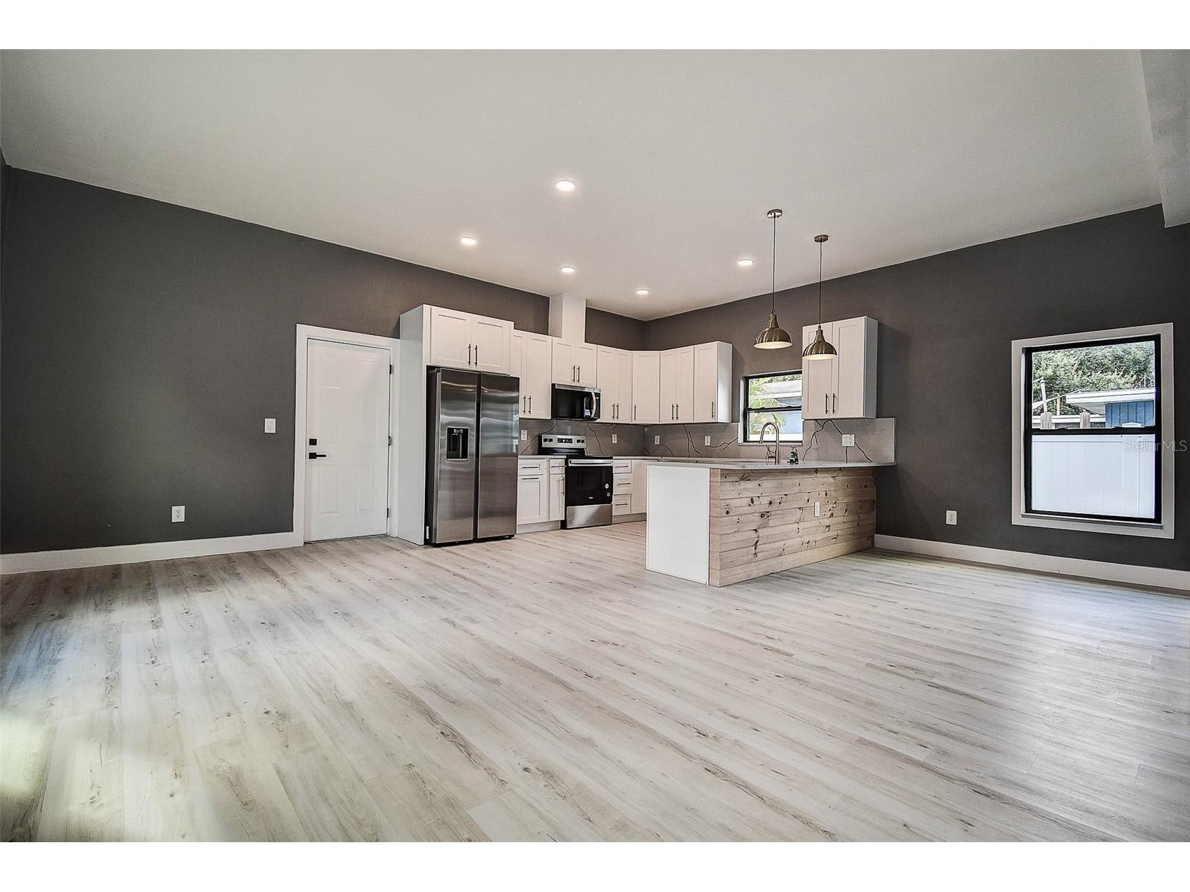 5200 7th Avenue N Saint Petersburg FL 33710 TB8443080 image10