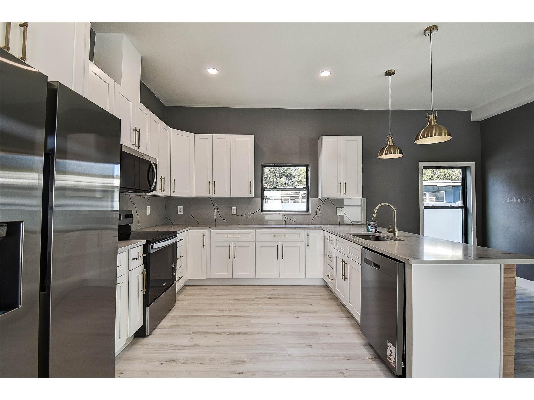 5200 7th Avenue N Saint Petersburg FL 33710 TB8443080 image17