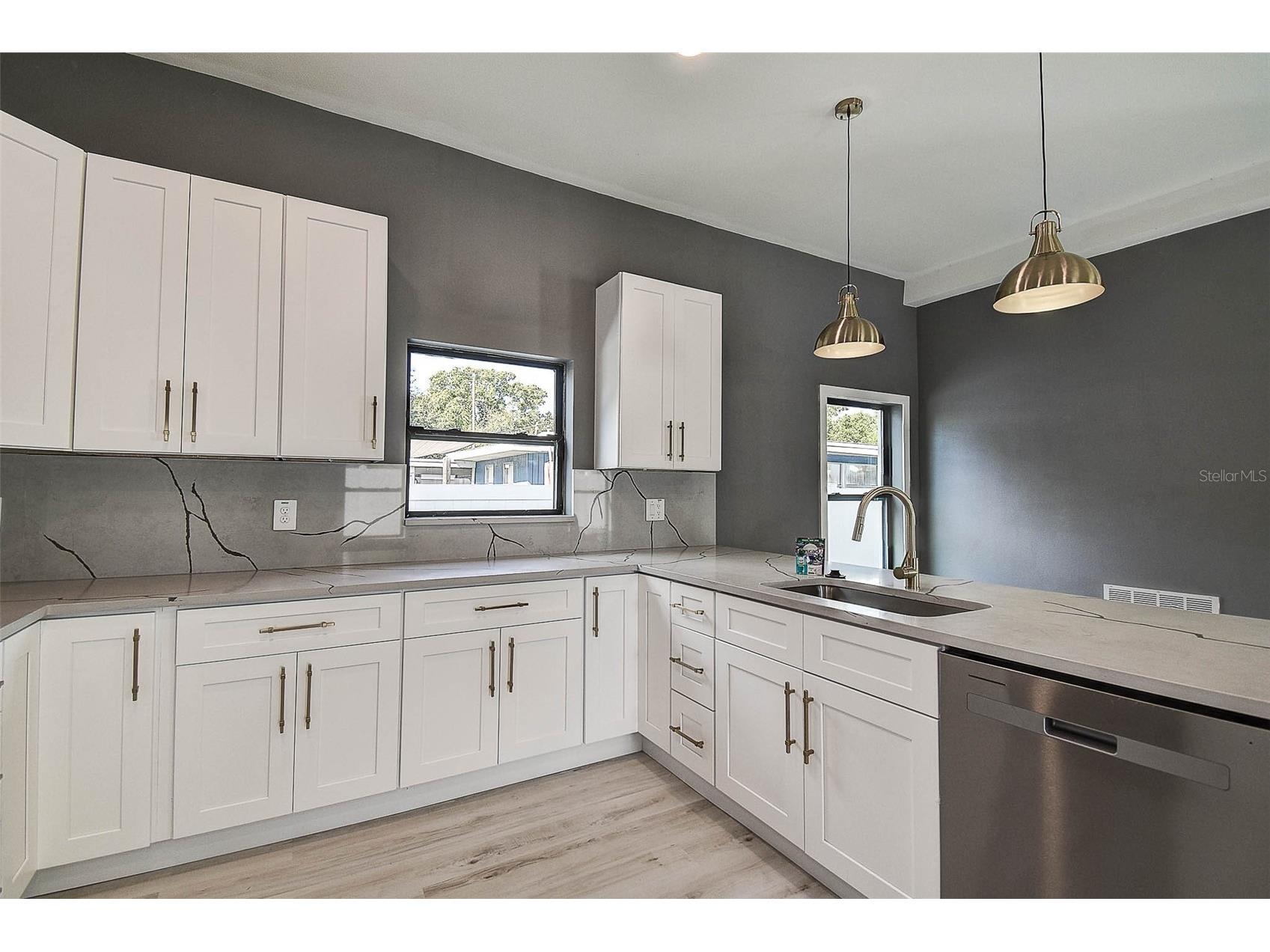 5200 7th Avenue N Saint Petersburg FL 33710 TB8443080 image18