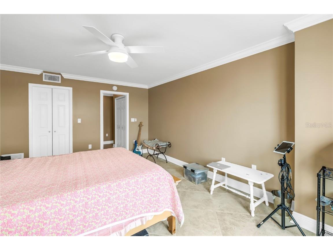 5200 Brittany Drive S #203 Saint Petersburg FL 33715 TB8426883 image37