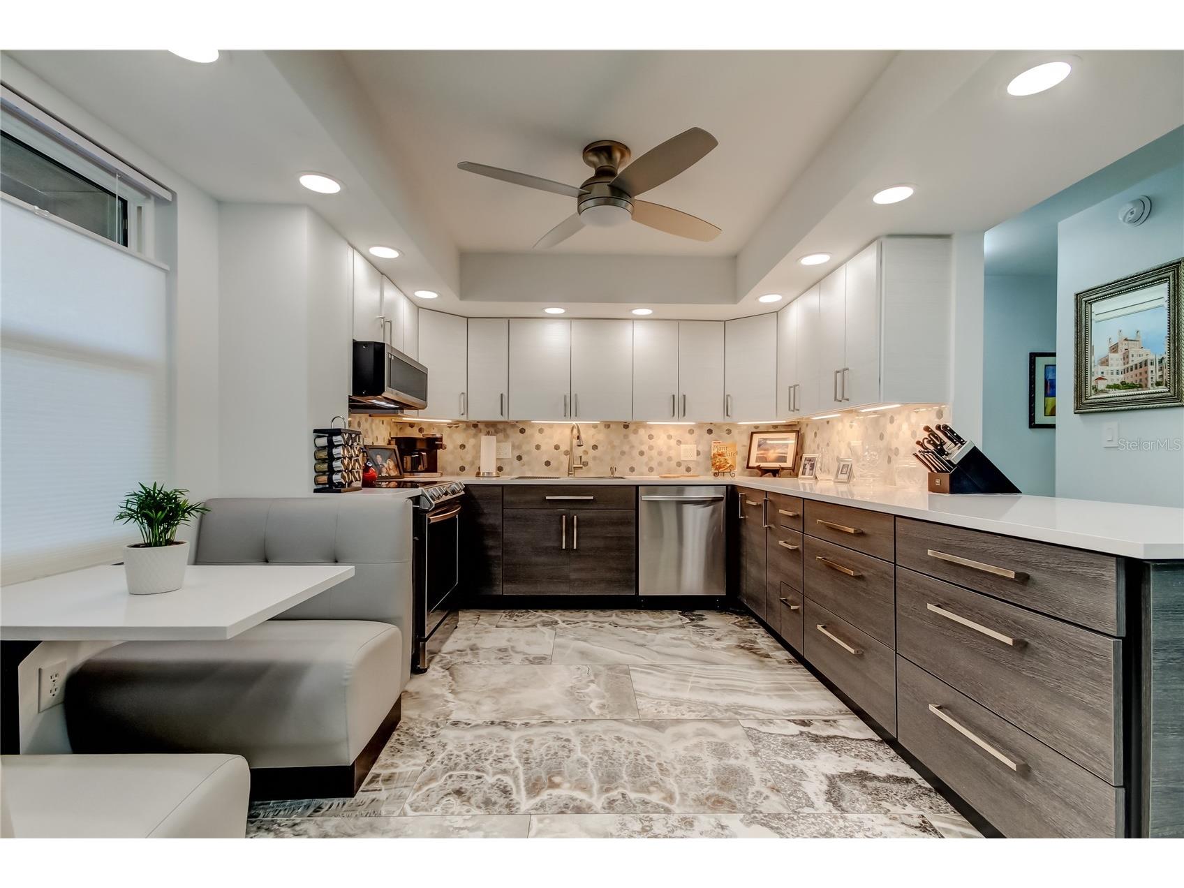 5200 Brittany Drive S #204 Saint Petersburg FL 33715 - TAMPA BAY TB8525282 image5