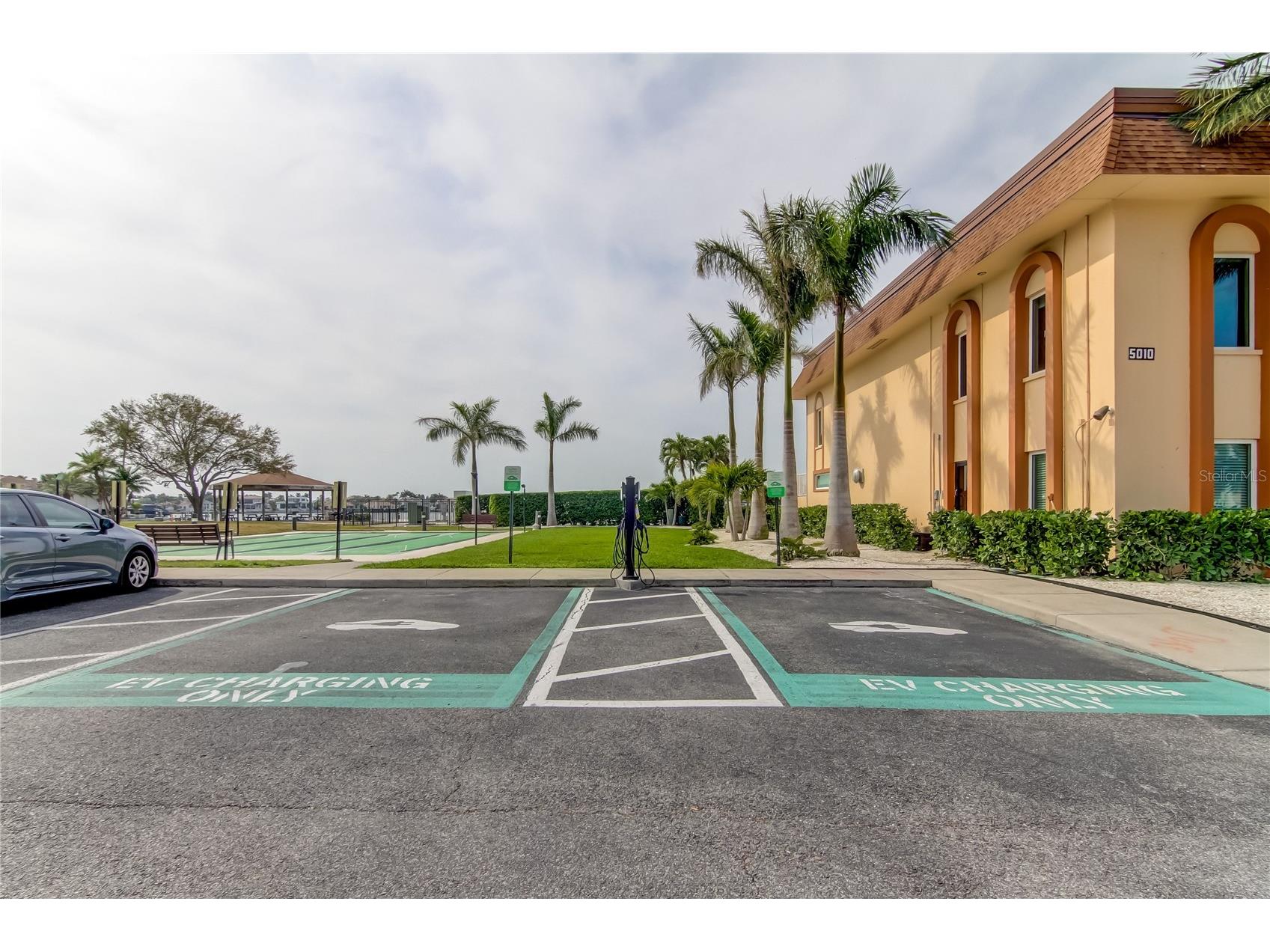 5200 Brittany Drive S #204 Saint Petersburg FL 33715 - TAMPA BAY TB8525282 image63
