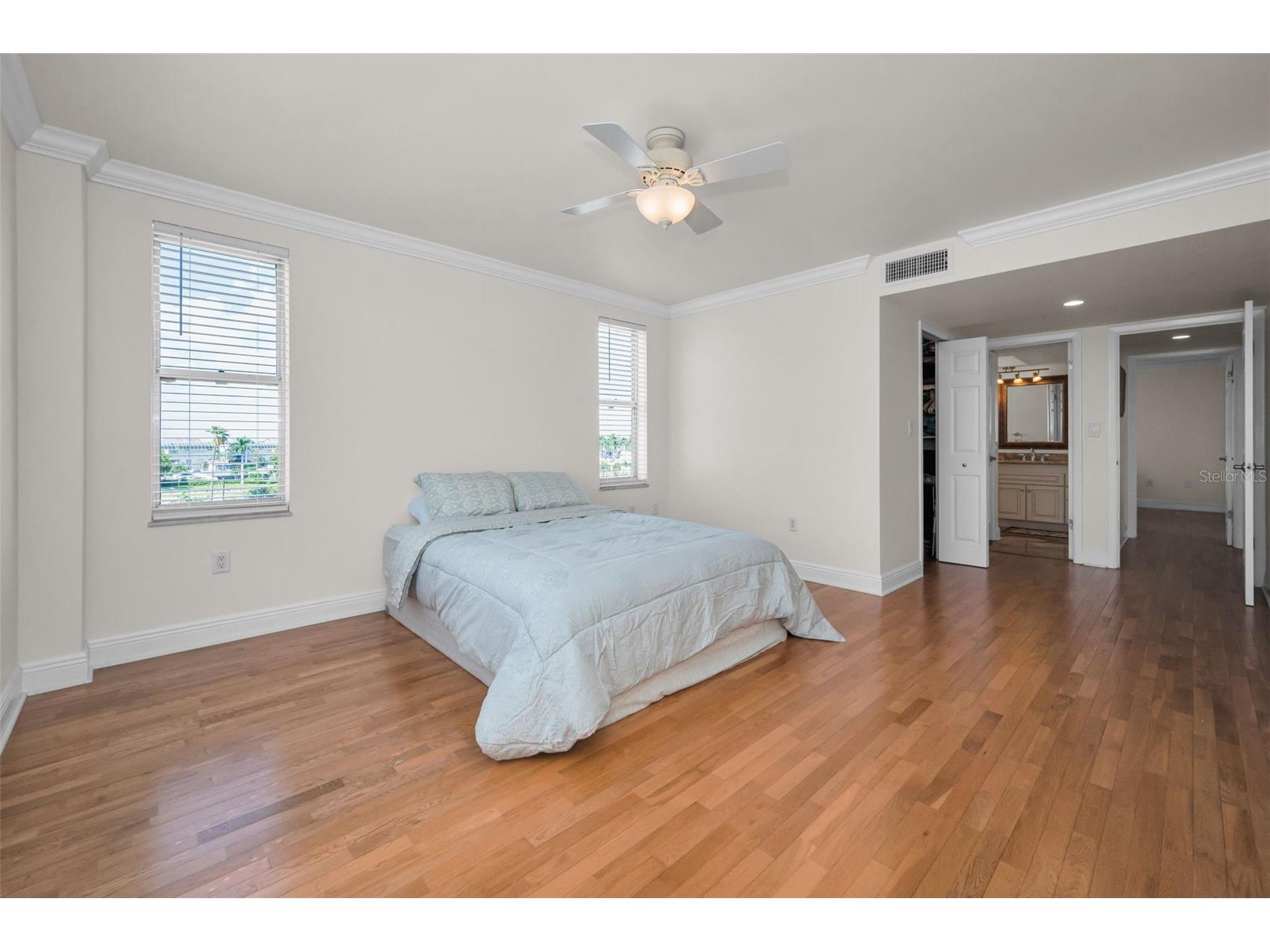 5200 Brittany Drive S #510 Saint Petersburg FL 33715 TB8429472 image17