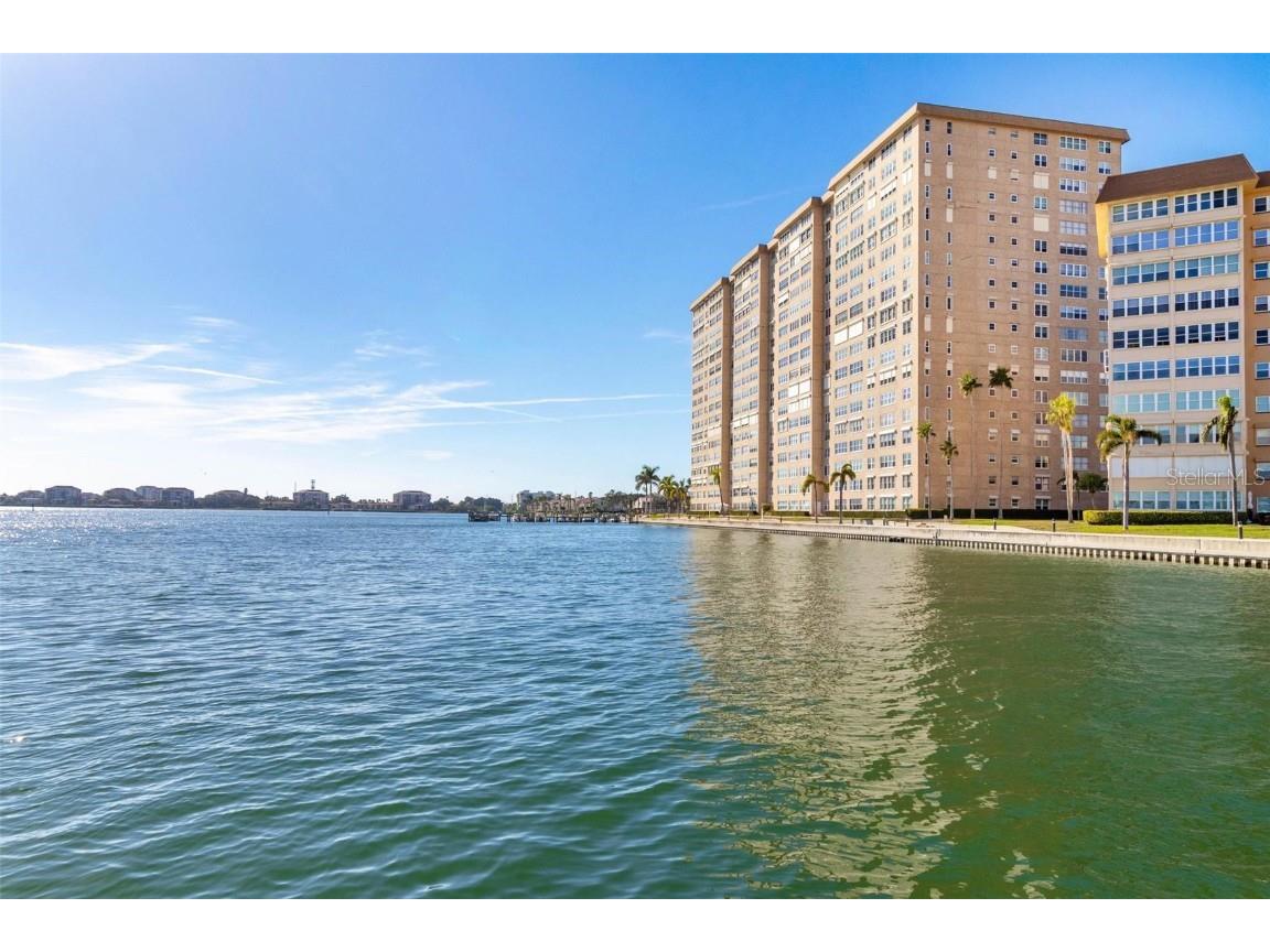 5200 Brittany Drive S #910 Saint Petersburg FL 33715 - BOCA CIEGA BAY U8218924 image1