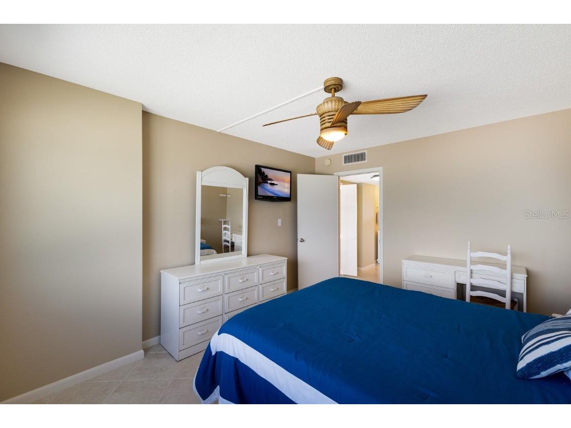 5200 Gulf Drive #302 Holmes Beach FL 34217 - GULF OF MEXICO A4657607 image30