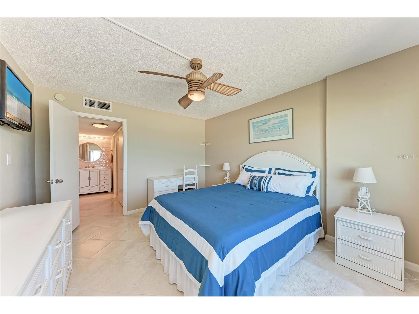 5200 Gulf Drive #302 Holmes Beach FL 34217 - GULF OF MEXICO A4677566 image25