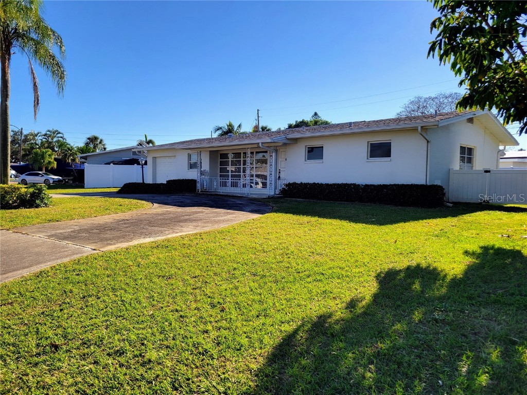 5201 40th Street S Saint Petersburg FL 33711 U8186396 image1