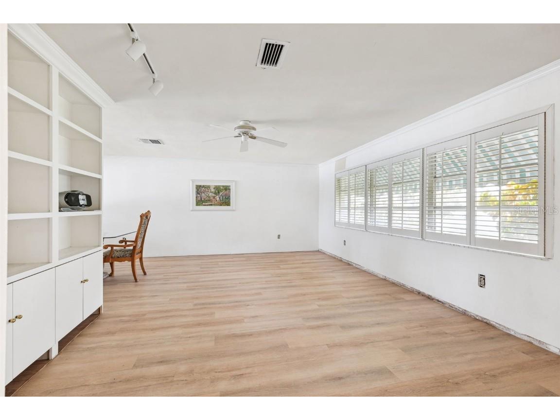 5201 Dover Street NE Saint Petersburg FL 33703 TB8370040 image7