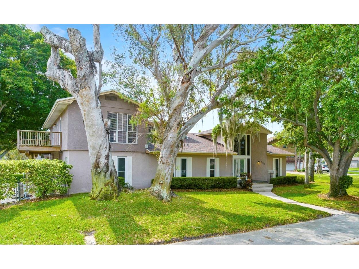 5201 Huntington Street NE Saint Petersburg FL 33703 U8236137 image1