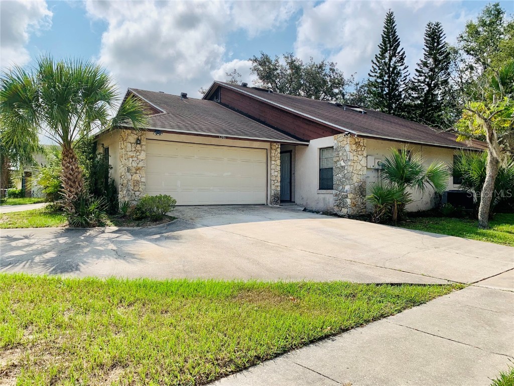 5201 Indian Laurel Court Orlando FL 32808 O6136741 image1