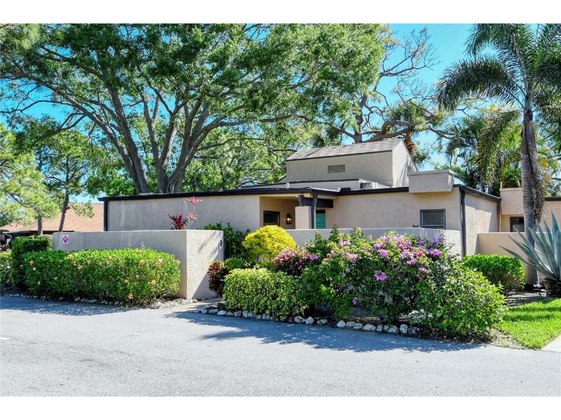 5201 Myrtle Wood #1 Sarasota FL 34235 A4563895 image1