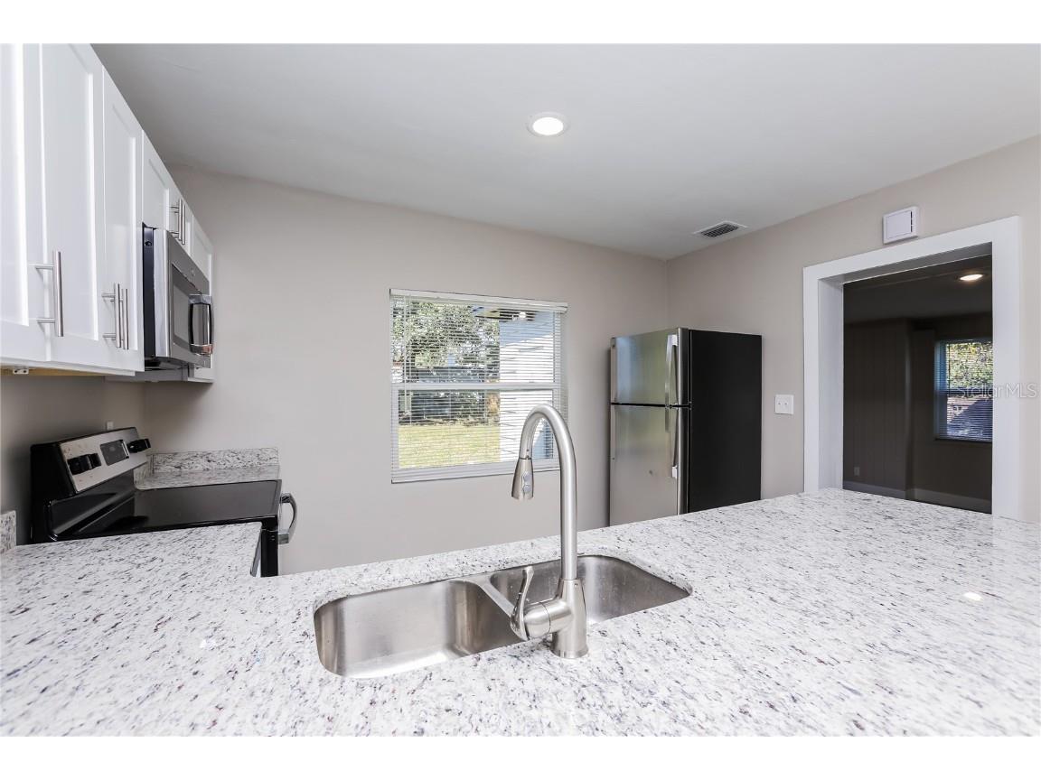 5203 Montague Place Orlando FL 32808 O6337592 image4