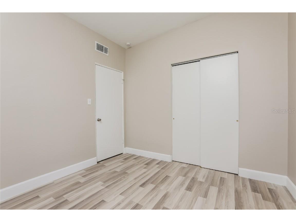 5203 Montague Place Orlando FL 32808 O6337592 image9