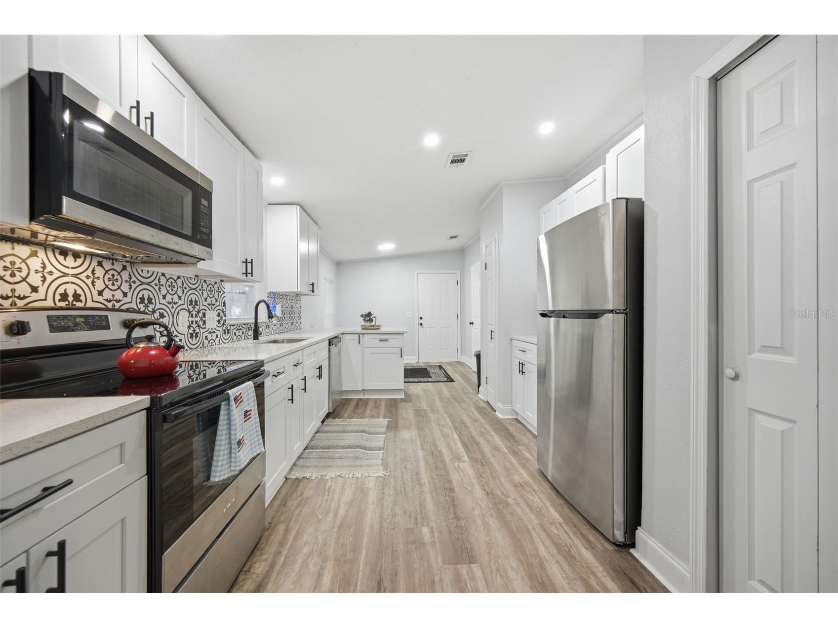 5203 N Mendenhall Drive Tampa FL 33603 TB8514596 image8