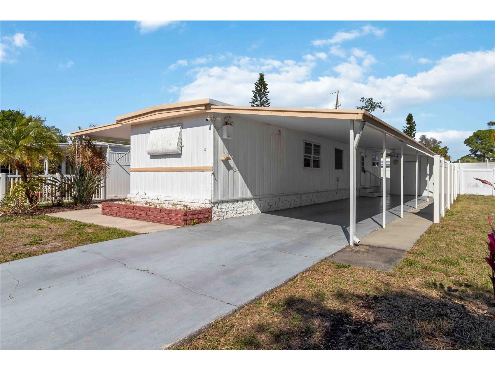 5203 W Pine Street N Saint Petersburg FL 33709 TB8490862 image3