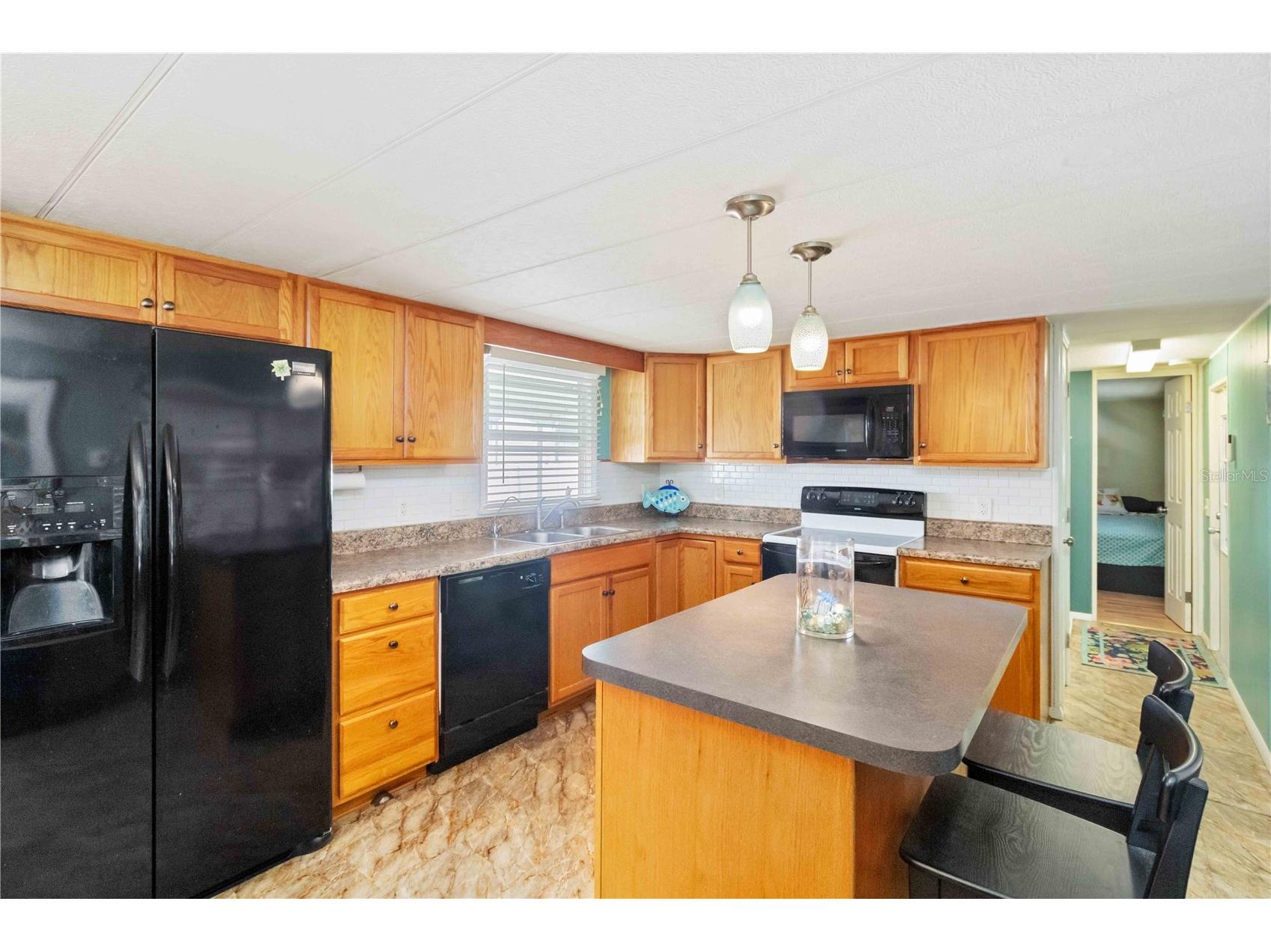 5203 W Pine Street N Saint Petersburg FL 33709 TB8490862 image9
