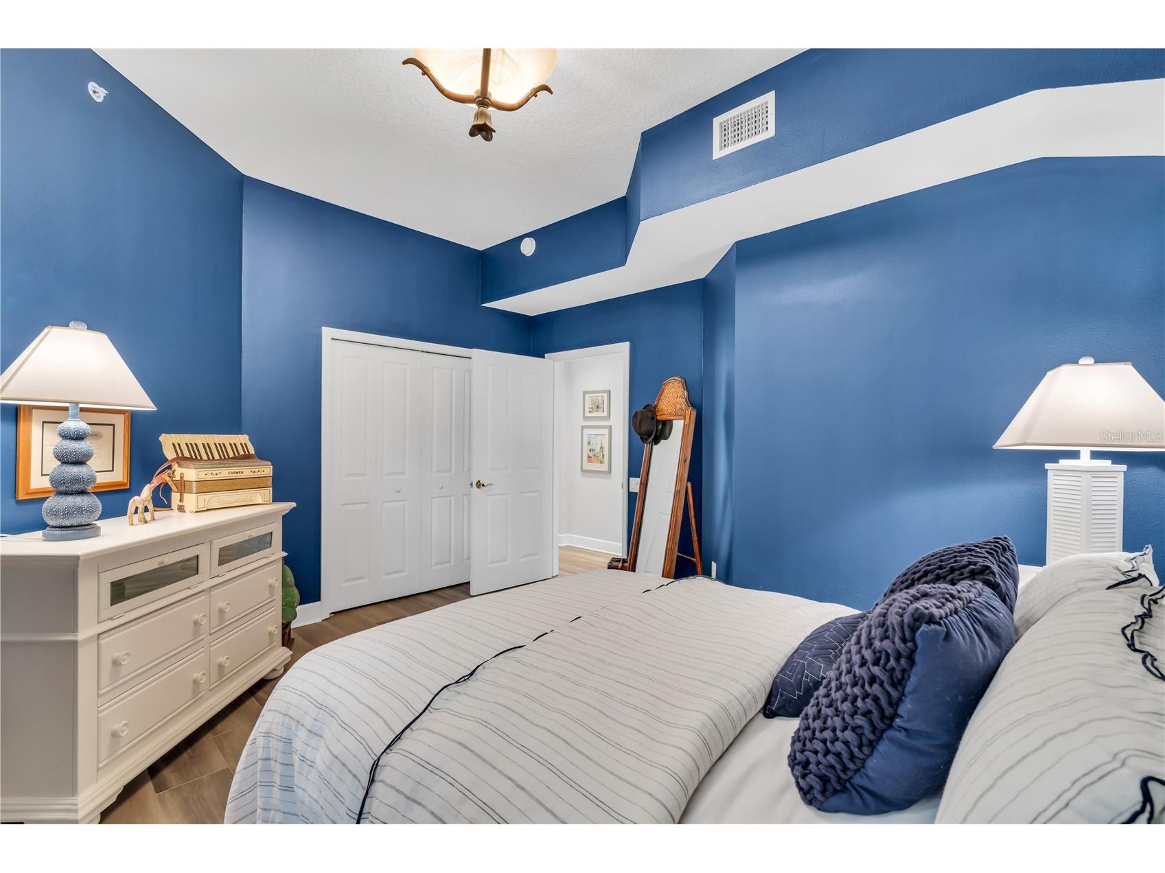 5204 Bouchard Circle #102 Sarasota FL 34238 A4697211 image17