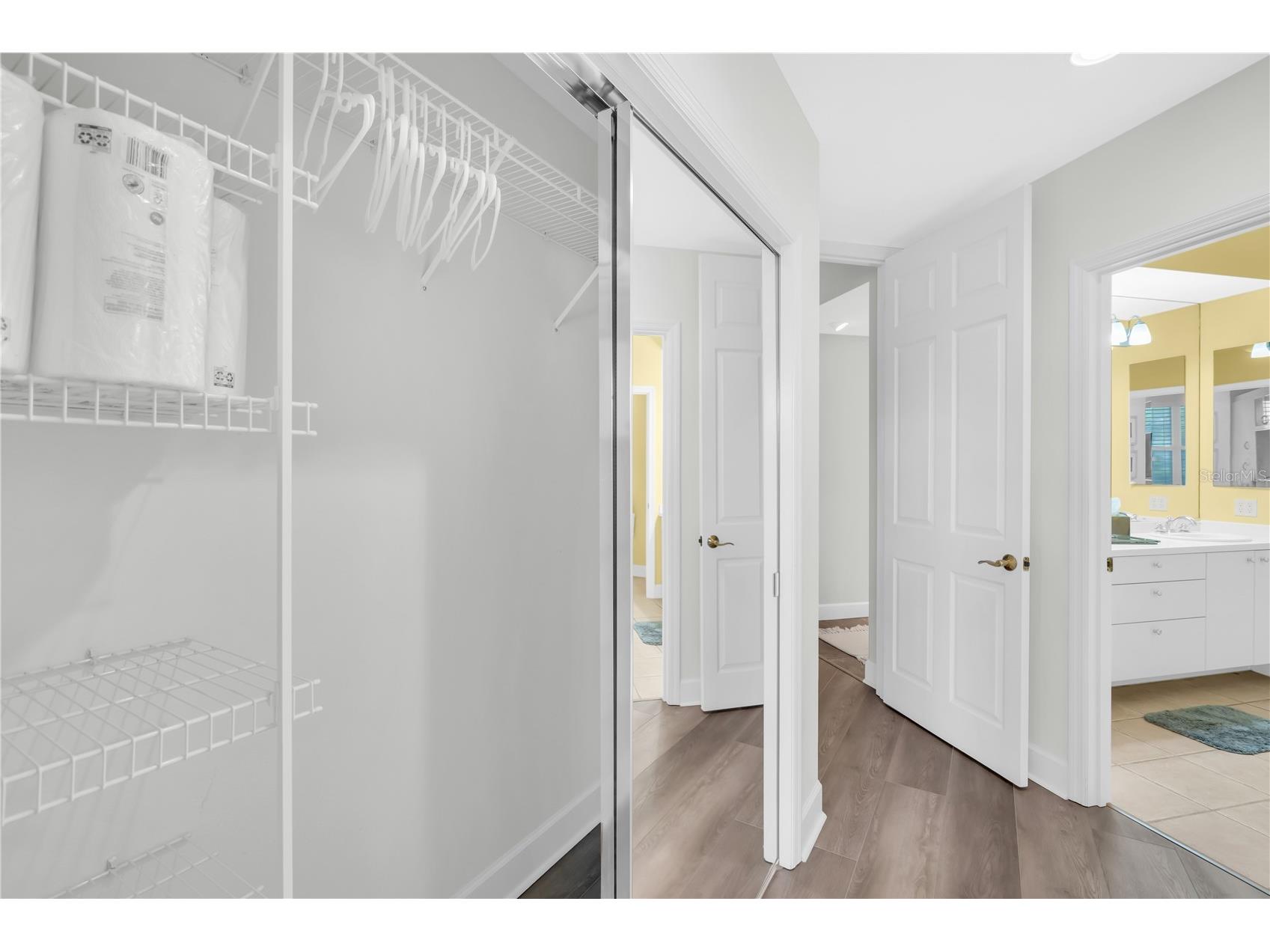 5204 Bouchard Circle #102 Sarasota FL 34238 A4697211 image23