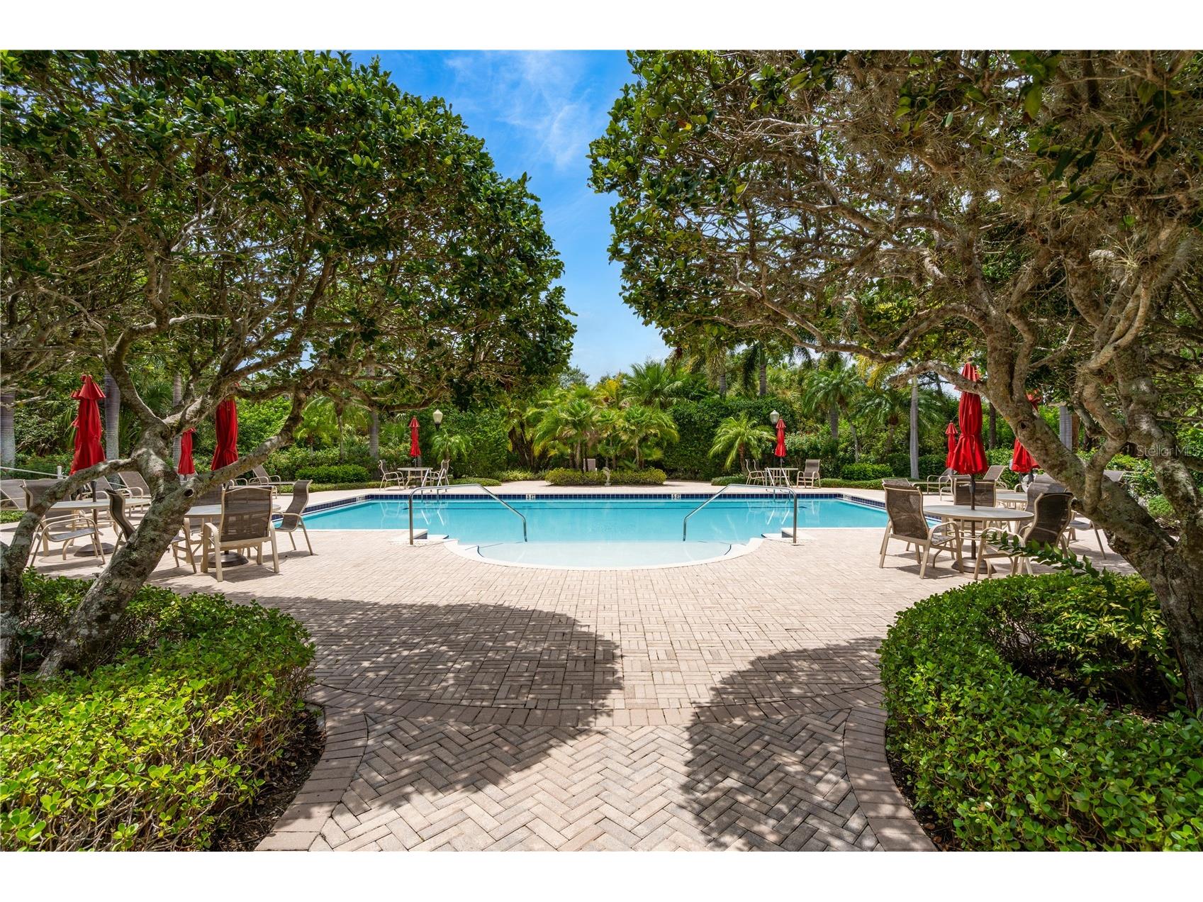 5204 Bouchard Circle #102 Sarasota FL 34238 A4697211 image46