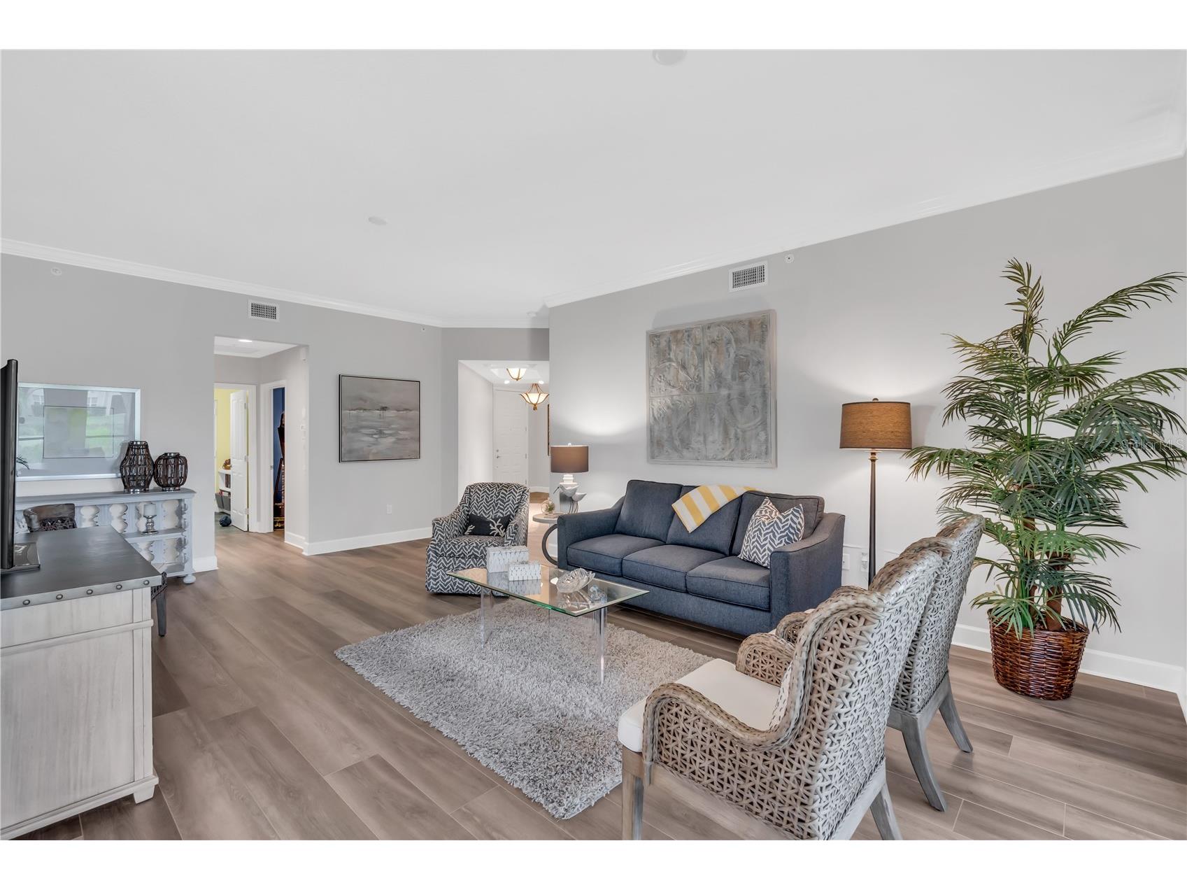 5204 Bouchard Circle #102 Sarasota FL 34238 A4697211 image8