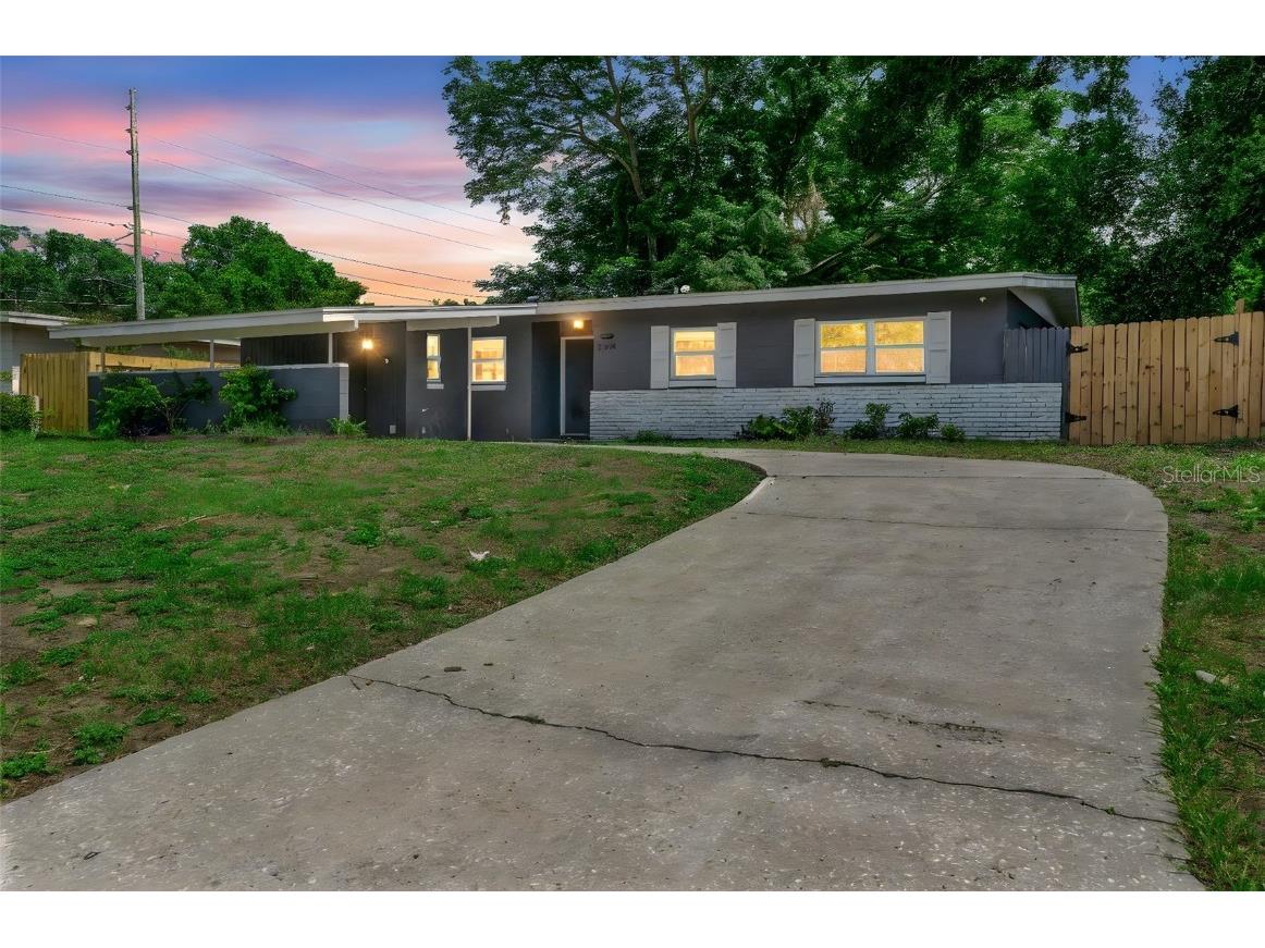 5204 Van Aken Drive Orlando FL 32808 V4943196 image1