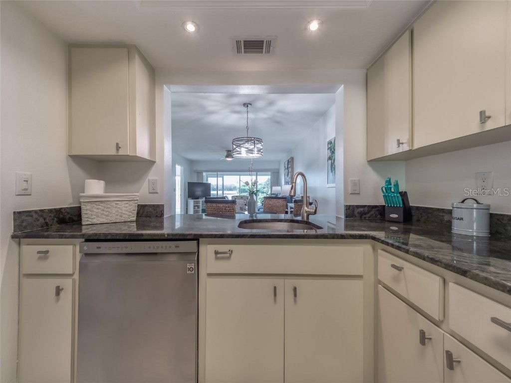 5204 Wedgewood Lane #77 Sarasota FL 34235 A4667610 image20