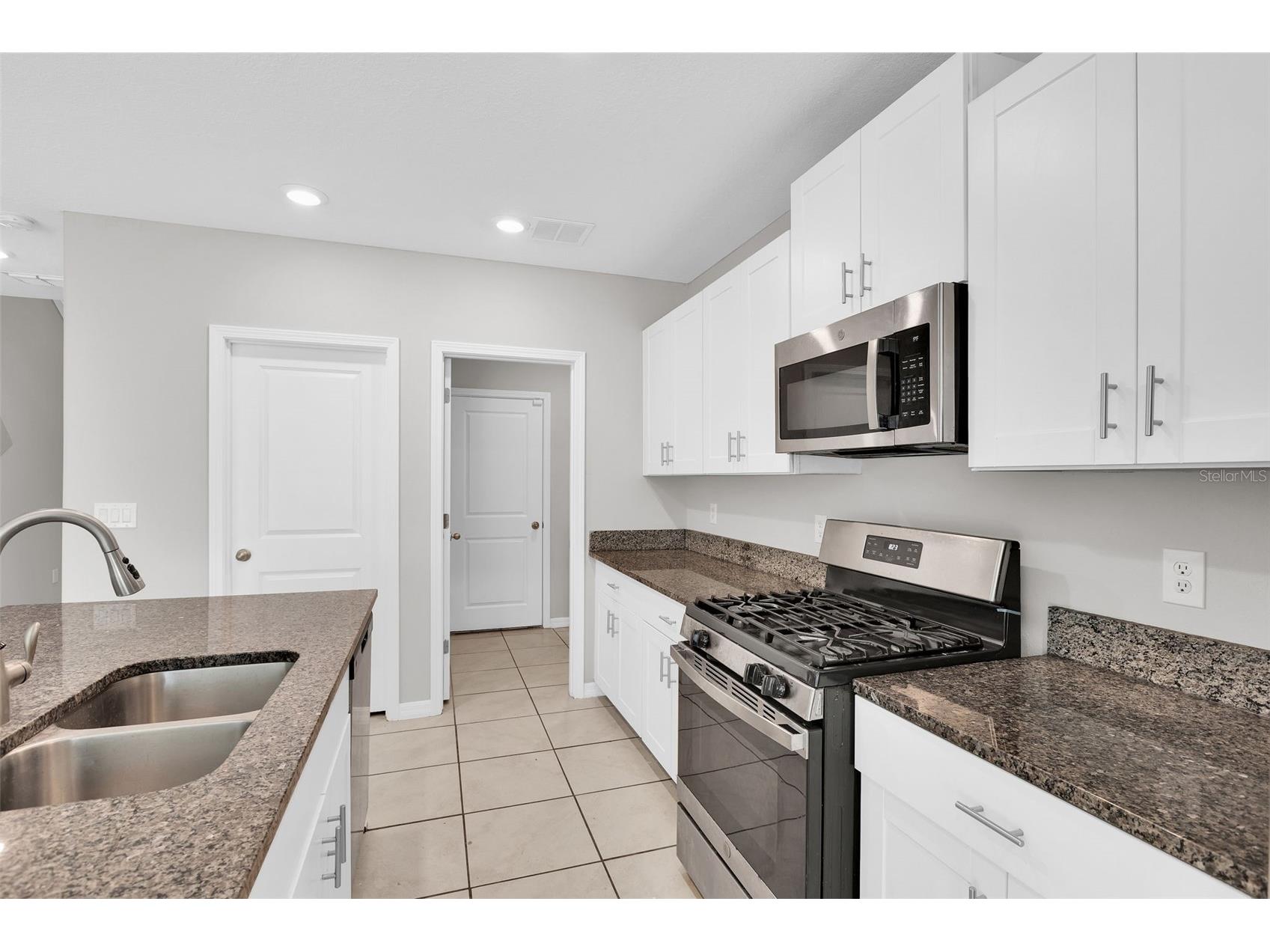 5204 White Chicory Drive Apollo Beach FL 33572 TB8459127 image9