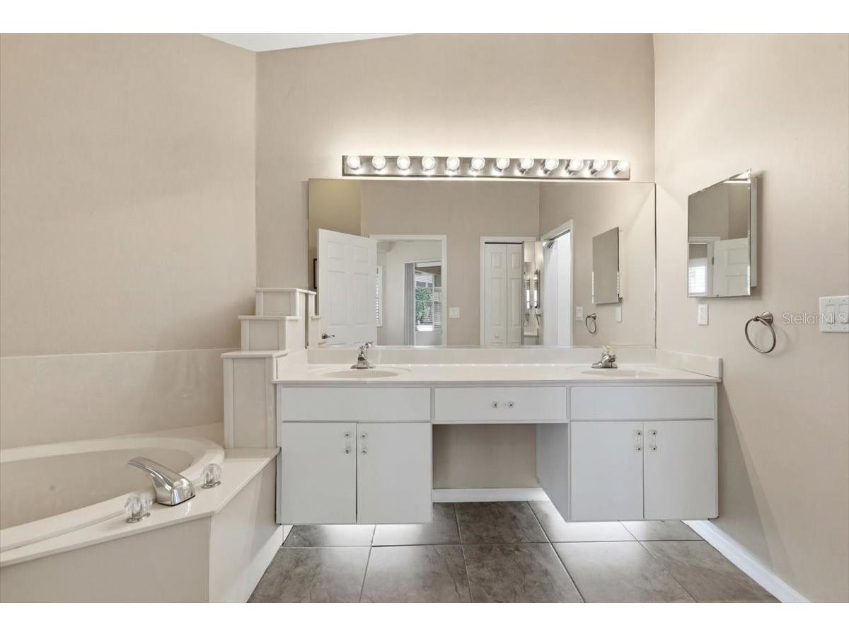 5205 Fairway One Drive Valrico FL 33596 TB8478480 image18