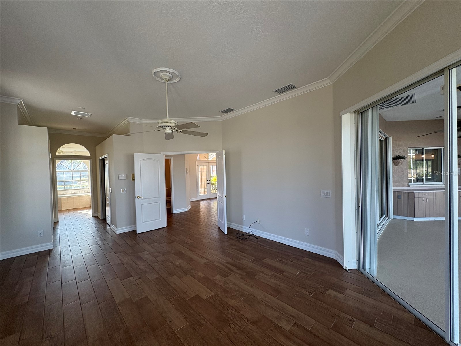 5205 Far Oak Circle Sarasota FL 34238 A4682161 image12