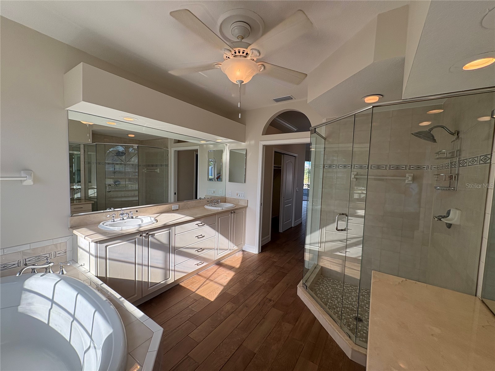 5205 Far Oak Circle Sarasota FL 34238 A4682161 image15