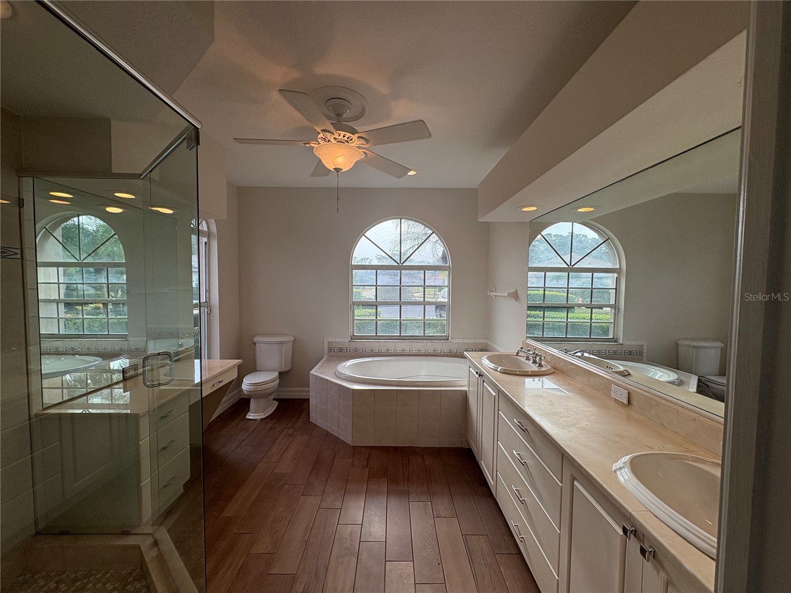 5205 Far Oak Circle Sarasota FL 34238 A4682161 image16